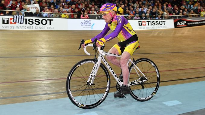 105 let starý cyklista Robert Marchand ujel 4. ledna 2017 na dráze za hodinu 22,547 km. Je to nový světový rekord v kategorii nad 105 a více let.