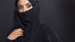 Oděvy muslimek - poloviční nikáb