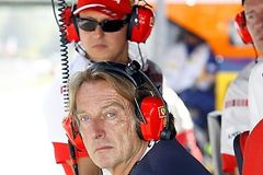 Bývalý šéf Ferrari Montezemolo: Se Schumacherem to není dobré