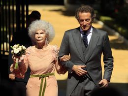 85letá nevěsta - potrhlá vévodkyně a manžel ve věku syna. Sledujte