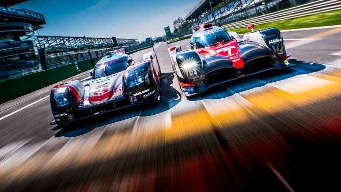 O víkendu bude okruh Circuit de la Sarthe  patřit už 85. ročníku závodu 24 hodin Le Mans. Podívejte se, čím souboje silných strojů fanoušky lákají.