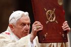 Papež Benedikt XVI. na Twitteru provází věřící půstem