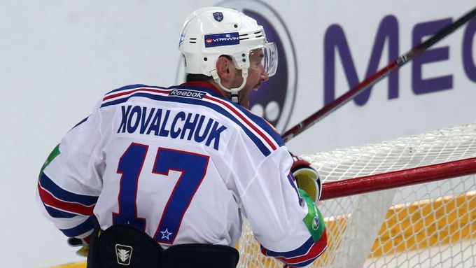 Ilja Kovalčuk se raduje z jednoho ze svých gólů do sítě pražského Lva