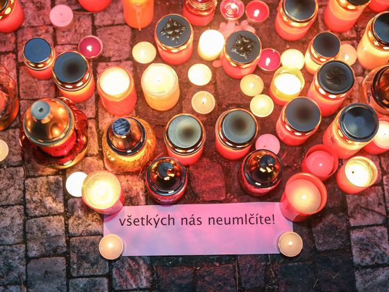 Co řekl Kiska, Fico a Danko Pieta za Jána Kuciaka u Slovenské ambasády při akci "Nechceme zpět devadesátky"