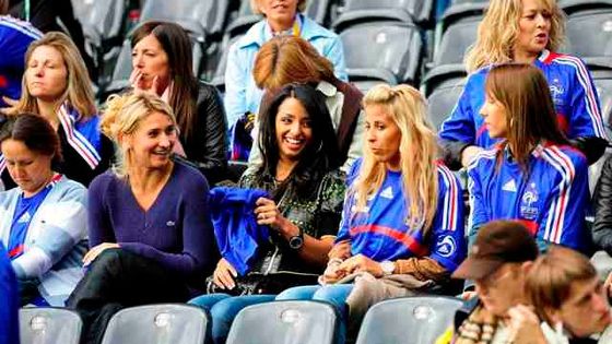 Fanynky, díl sedmý: VIP fandové - manželky a děti