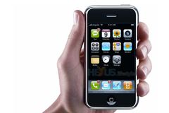 iPhone 5 zostudí Samsung, tvrdí šéf Foxconnu