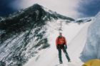 Mount Everest 7200 m, v pozadí vrchol a jižní sedlo, 2005.