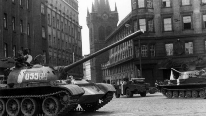 Tuto fotografii pořídil v Praze těsně po okupaci v srpnu 1968 Jan Palach.