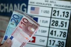 Slovenské bankomaty pětieurovku k výběru nenabídnou