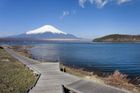 Japonsko kvůli neukázněným turistům zablokuje výhled na Fudži z oblíbeného instamísta