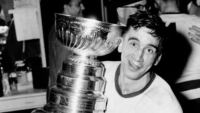 Ted Lindsay vyhrál jako hráč Stanley Cup čtyřikrát s Detroitem.