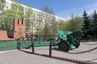 Rusové slavili konec války i u kuriózního pomníku zběhů