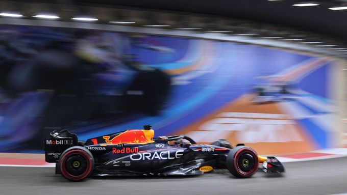 Max Verstappen (Red Bull) ve VC Abú Zabí formule 1 2023.