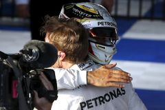 Mercedes zbrojí na Soči. Skončí Hamiltonova, nebo Rosbergova série?