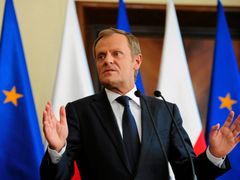 Polský premiér Donald Tusk v pondělí na tiskové konferenci uvedl, že nemá důvod k odvolání ministra vnitra.