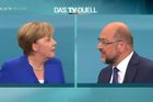 Islám do Německa patří, ale Turecko do EU ne. Merkelové vyšel televizní duel lépe než Schulzovi