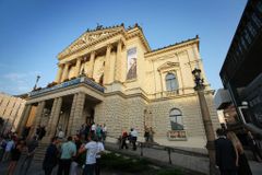 Policie odložila oznámení na hospodaření Státní opery