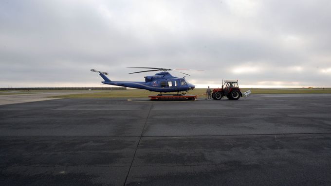 Obrazem: Nový policejní vrtulník má evropskou premiéru. Má sloužit pro pátrací a záchranné akce