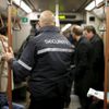 Ochranka v bruselském metru.