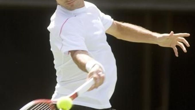 Švýcarský tenista Roger Federer ve finále turnaje v Torontu proti Francouzi Richardu Gasquetovi.