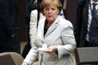 Merkelová září dál, její koalice ale u Němců propadá