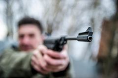Blog: Budoucí střelci patří na psychotesty, vládní kontrola zbraní je bezzubá