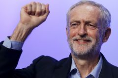 Británii uhranul Jeremy Corbyn, levičák jak Brno, rebel od kosti. Opak Sobotky
