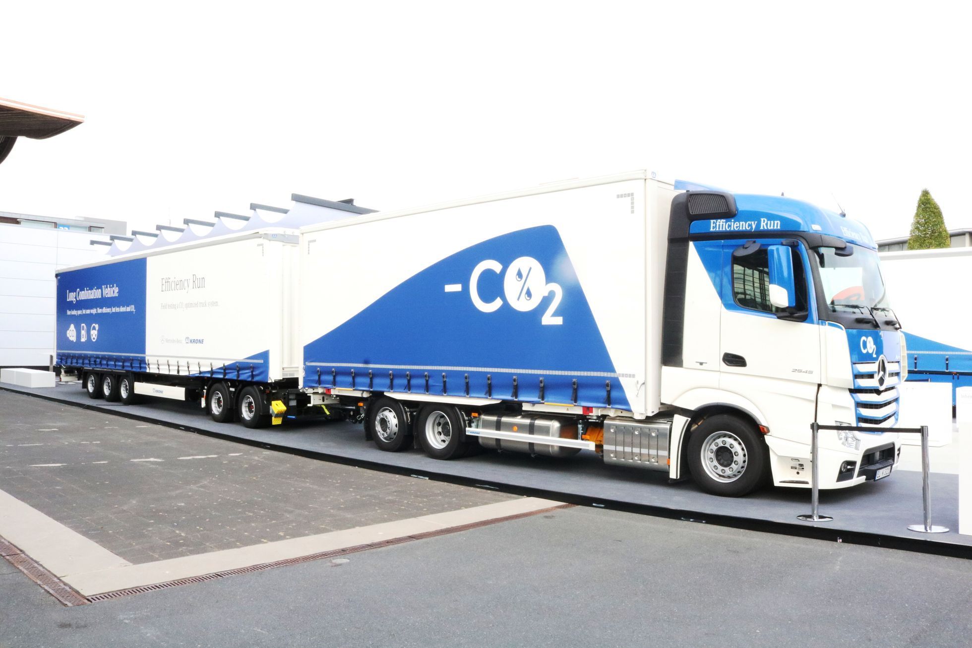 IAA Hannover - nejdelší kamion