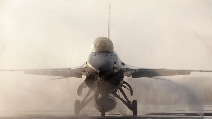 Turecké letectvo má i americké stroje F-16.