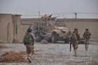 Kvůli smrti afghánského vojáka čelí obvinění čtyři lidé. Neohlásili trestný čin