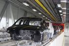Český průmysl dál roste, nejvíc pomáhá výroba aut