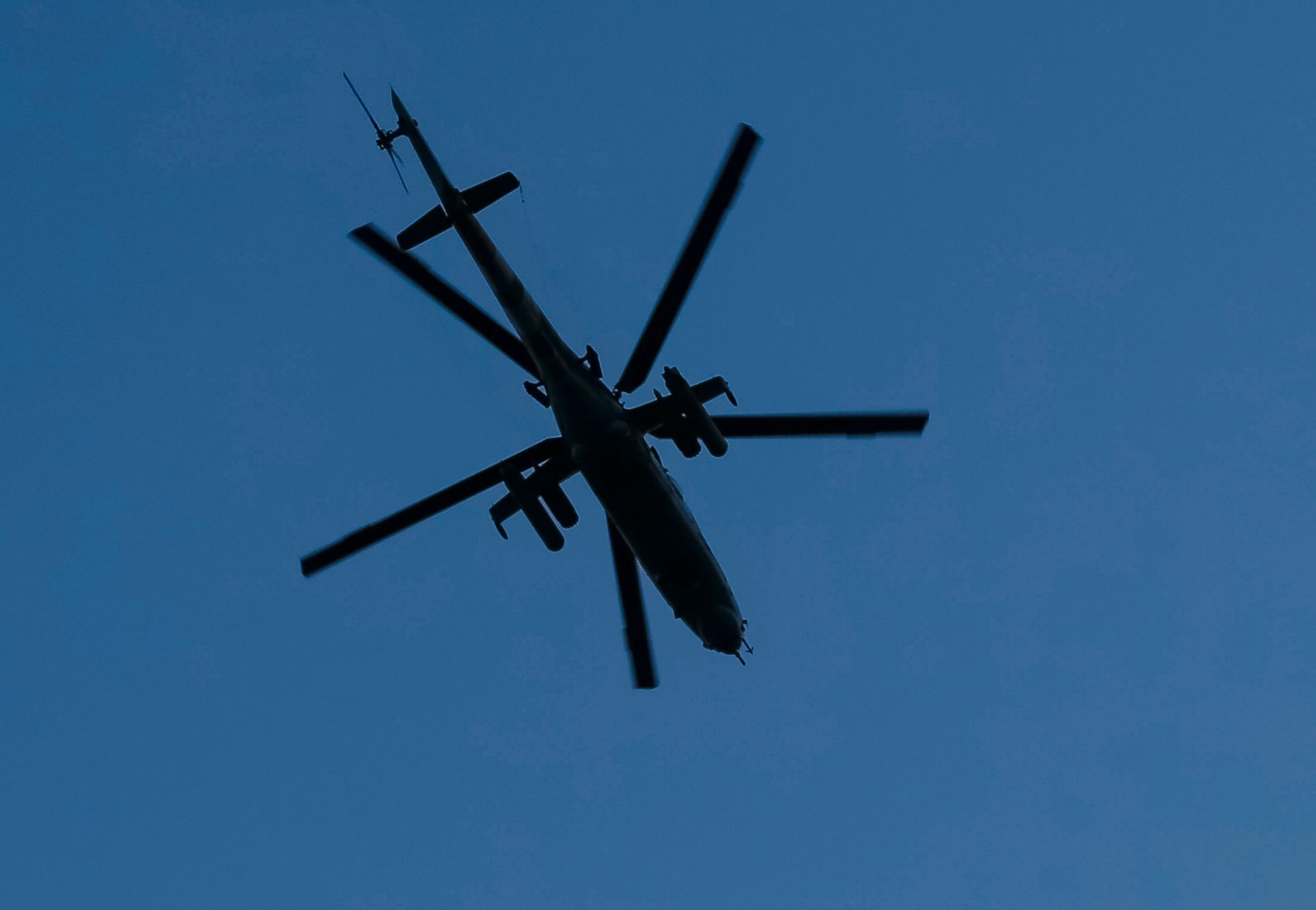 Helikoptéra MI-8 ukrajinské armády nad Slavjanskem.