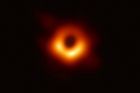 Astronomové objevili zatím nejmenší a nejbližší černou díru v naší galaxii