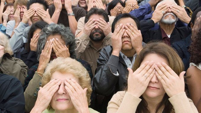 Pokus s názvem Test neviditelné gorily zkoumal fenomén slepoty z nepozornosti a stal se důkazem omezenosti lidského vnímání.