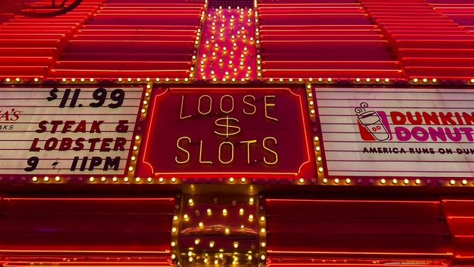 Kocovina v Las Vegas. Fotky ukazují, jak se metropole hazardu probírá z bolavého šoku