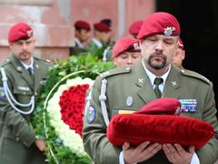 Stovky lidí se rozloučily 17. července v Chomutově s Davidem Benešem, jedním z pěti českých vojáků padlých v Afghánistánu.