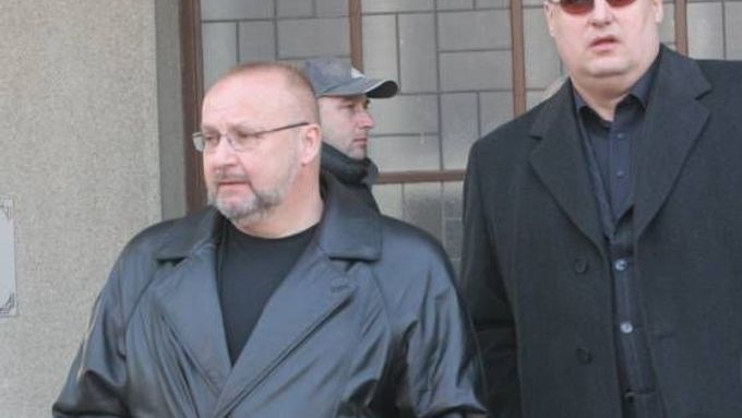 Dva z osmi podezřelých - Jaroslav Starka a Vlastimil Spěvák