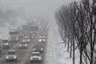 Doprava v Česku: Pozor na zledovatělý sníh a silný mráz