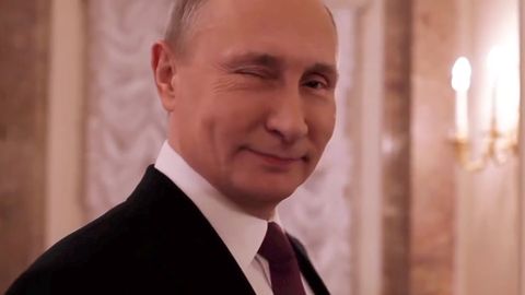 Proč Rusové hackli americké volby? Americká televize odvysílá čtyřhodinový rozhovor s Putinem