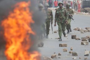Foto: V ulicích Nairobi hoří barikády. Keňa se ponořila do povolebního násilí