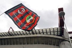 AC Milán koupil útočníka Silvu z Porta za miliardu