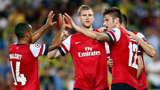 Fenerbahce vs. Arsenal, play off Ligy mistrů (Mertesacker, Giroud)