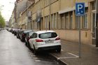 Placené parkování v Praze se rozšíří, další zóny začnou přibývat od dubna