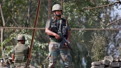 Indický voják na hranic s Pákistánem - Kašmír