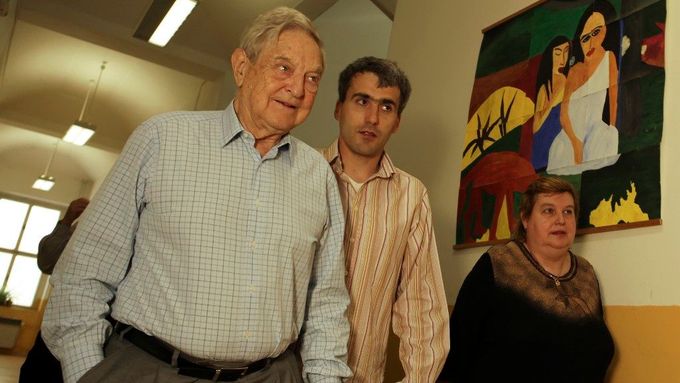 George Soros visited a school in Žižkov, a Prague district