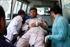 V Kábulu vybuchla bomba nastražená v autě, na místě je nejméně 100 zraněných