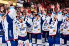 Hokejisté Komety Brno slaví zisk třináctého extraligového titulu.