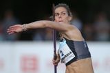 Na kladenském Sletišti ji vyhecoval souboj s Nikolou Ogrodníkovou (na snímku), kterou výkonem 63,69 metru porazila o 77 centimetrů.