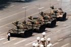 Pod cenzurou. Číňané neznají ani fotku muže před tankem, masakr z roku 1989 je tabu