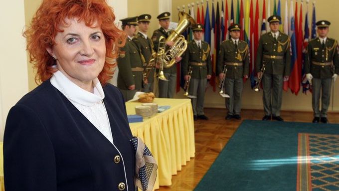 In the fighting spirit (Vlasta Parkanová, the Minister of Defense)